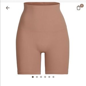 Skims core control mid thigh short